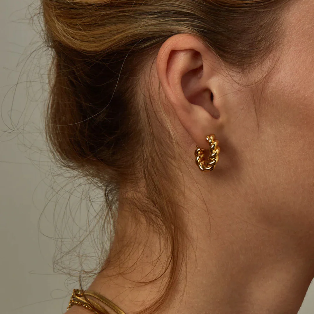 SPIRAL TWIST HOOP EARRINGS - Image 3